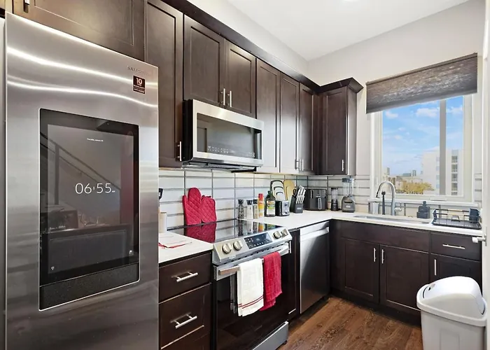 Passionate 2bd Magnolia Walkable