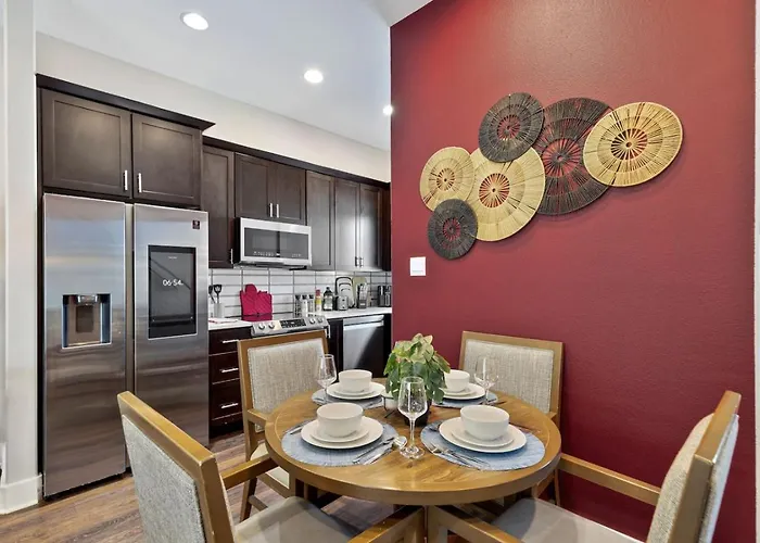 Passionate 2bd Magnolia Walkable