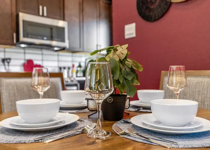 Passionate 2bd Magnolia Walkable